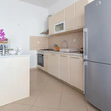 Apartment Kala *